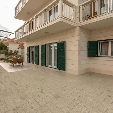 Apartamento By The Sea Rogoznica - 17978 *