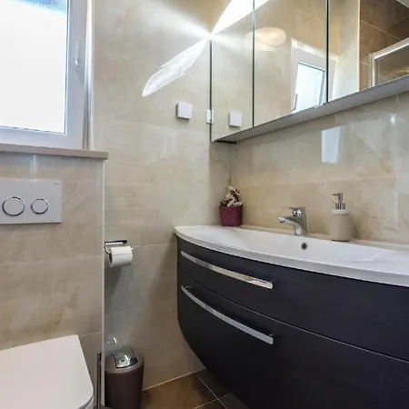Apartamento By The Sea Rogoznica - 17978 *